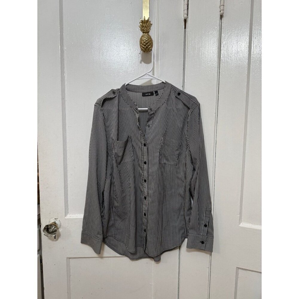 Apt 9 women’s size large black and white blouse striped